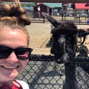 Meet your Posher, Света